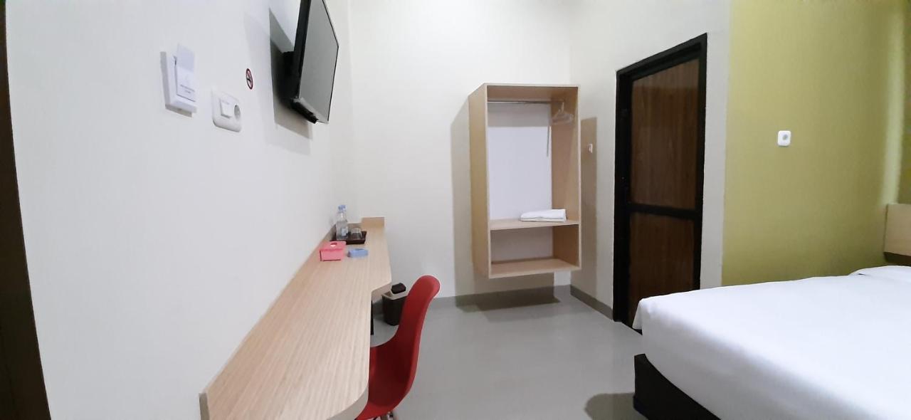 Hotel Sriwijaya 99 Palembang Extérieur photo